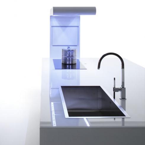 916-bep5 916 bep5 Bếp trắng tinh khôi phối thêm màu đẹp tạo điểm nhấn