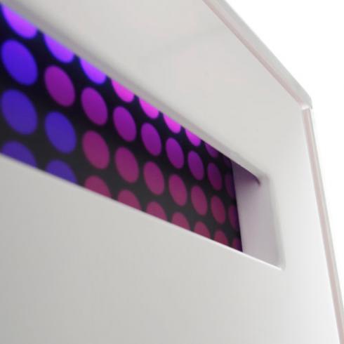 916-bep7 916 bep7 Bếp trắng tinh khôi phối thêm màu đẹp tạo điểm nhấn