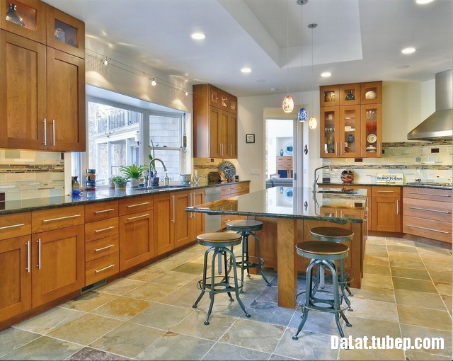 tu bep go tu nhien 34 Tủ bếp gỗ Tần Bì chữ L cách điệu có bàn đảo   DLTNT02