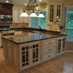 traditional-kitchen-cabinets 35